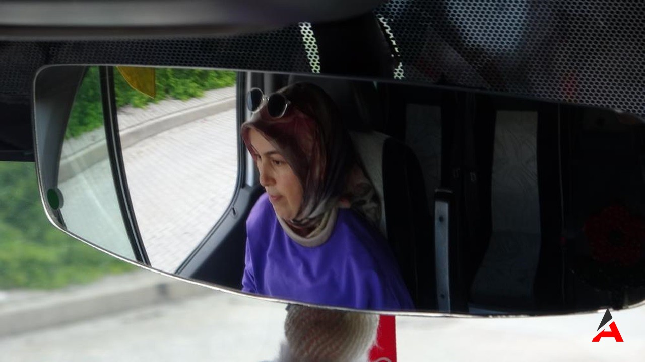 Malatya'da Kadın Şoför Naime Tekbaş, Erkeklere Taş Çıkarıyorr
