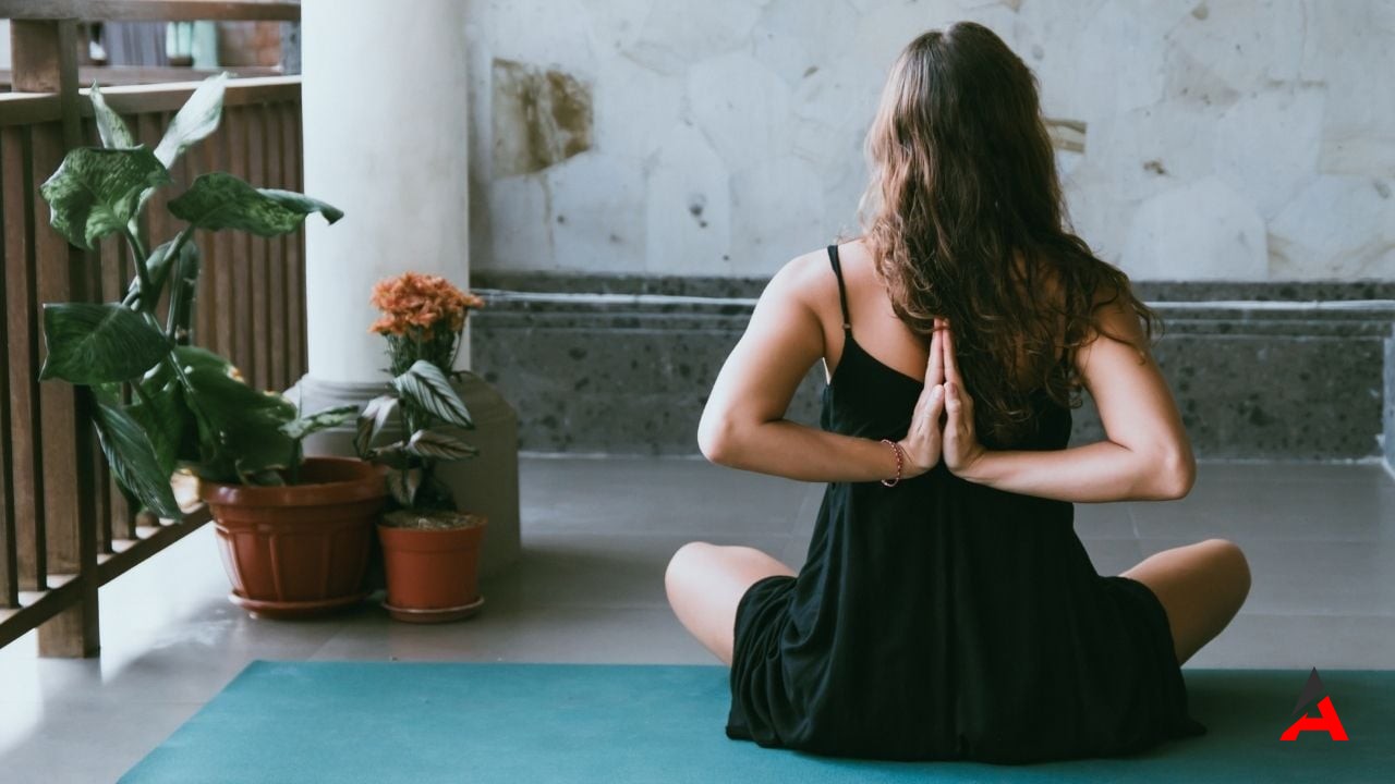 Adet Döneminde Doğru Yoga Ve Meditasyon