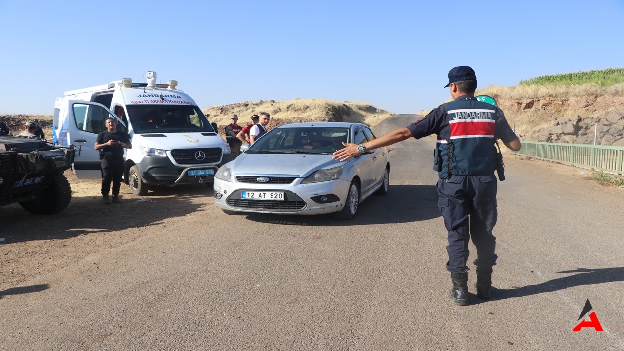 Diyarbakır'da Kaybolan 8 Yaşındaki Narin Güran İçin Dev Arama Operasyonu Sürüyor1