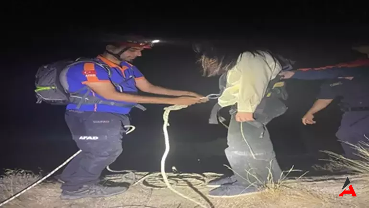 Kapadokya'da Mahsur Kalan 5 Turist Kurtarıldı Gece Vadide Nefes Kesen Operasyon1