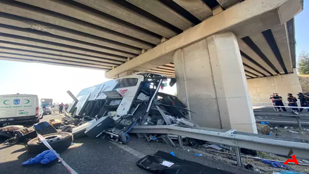 Polatlı'da Yaşanan Korkunç Otobüs Kazasında Ölü Sayısı 11'E Yükseldi1