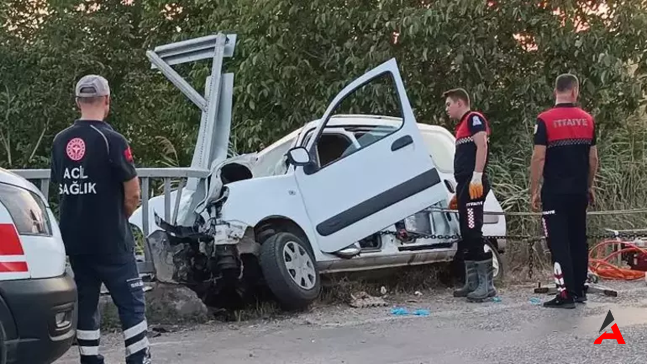 Çanakkale'de Feci Kaza 1 Ölü, 1 Ağır Yaralı1