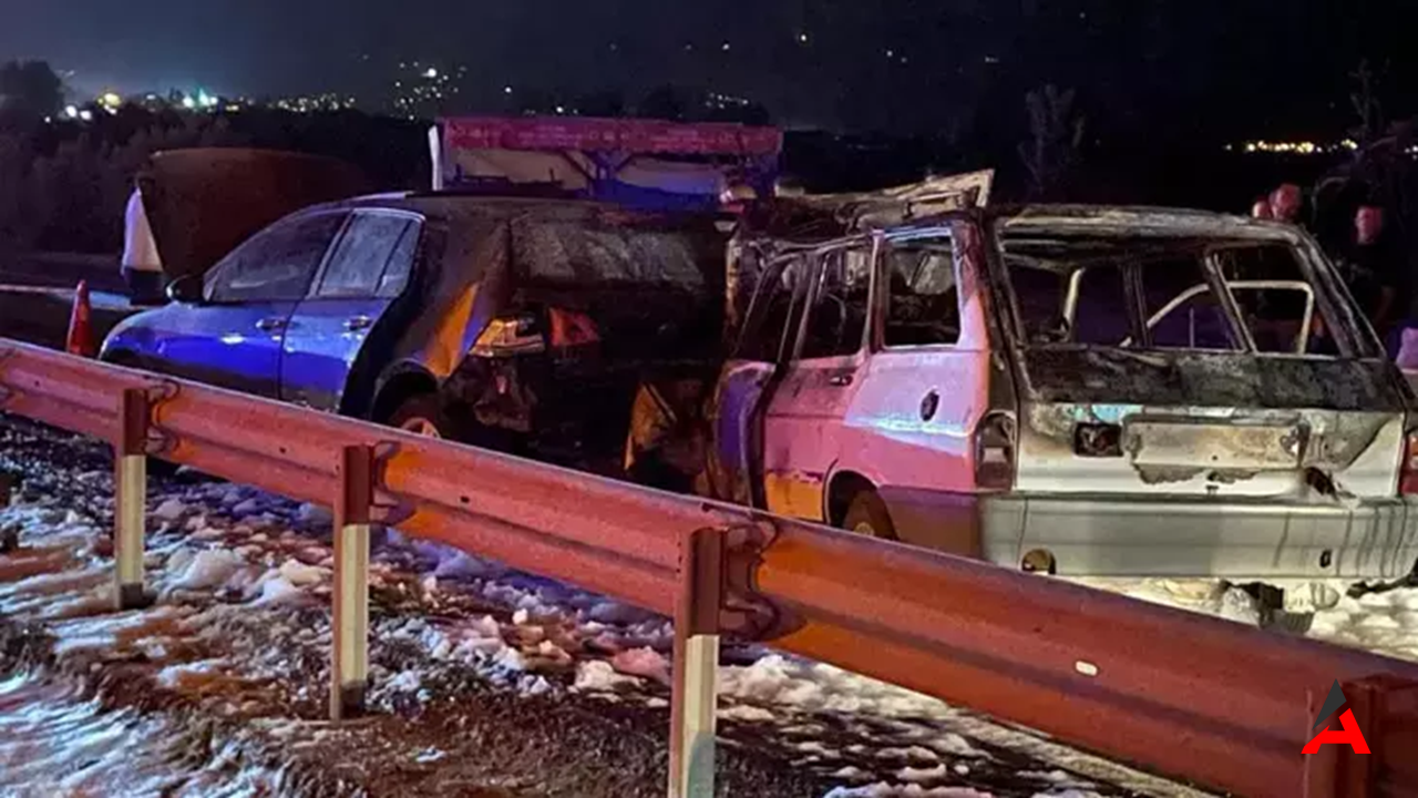 Pamukova'da Feci Kaza Alev Alan Otomobilde Bir Kişi Yanarak Can Verdi!1