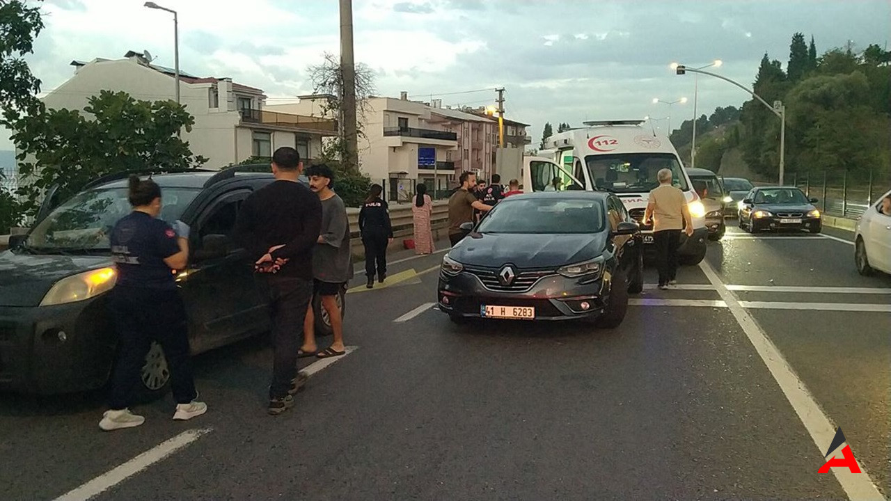 Freni Boşalan Minibüs Kocaeli'de Dehşet Saçtı