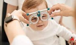 Bebeklerde Göz Kayması: Nedenleri, Belirtileri ve Tedavi Yolları