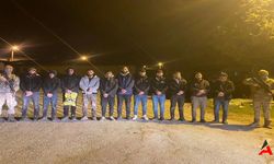 Edirne'de Operasyon Jandarma 11 Kaçak Göçmeni ve Organizatörü Kıskıvrak Yakaladı