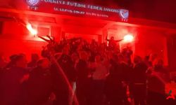 Trabzonspor Taraftarları Ayakta TFF'ye İstifa Çağrısı ve Adalet Talebi