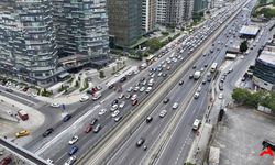 Yenibosna Üst Geçidi Yenileniyor: D-100'de Gece Trafiğine Dikkat!