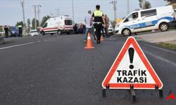 Erzincan'da feci kaza: Hafif ticari araç TIR'a çarptı, 3 ölü, 2 ağır yaralı!