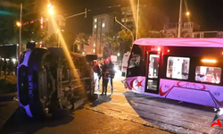 Ambulans ile Tramvay Çarpıştı: Samsun'da Feci Kaza, 3'ü Sağlık Çalışanı 4 Yaralı!