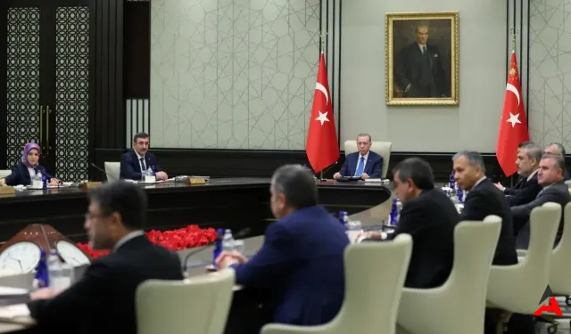 10 Bin TL Emekli İkramiyesi: Erdoğan'ın Kabine Toplantısı Gündemi