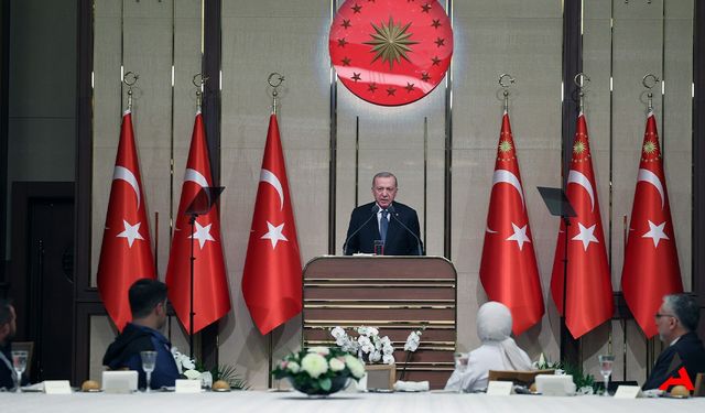 Cumhurbaşkanı Erdoğan'dan Uyarı: "1 Mayıs'ta Bayramı Zehirlemeye Çalışıyorlar"
