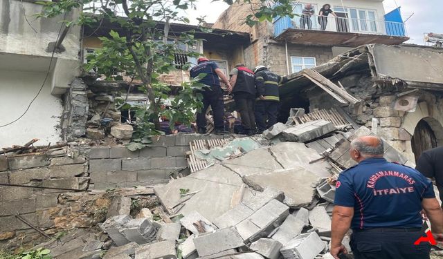 Kahramanmaraş'ta Metruk Bina Çöktü: Arama Kurtarma Çalışmaları Başladı