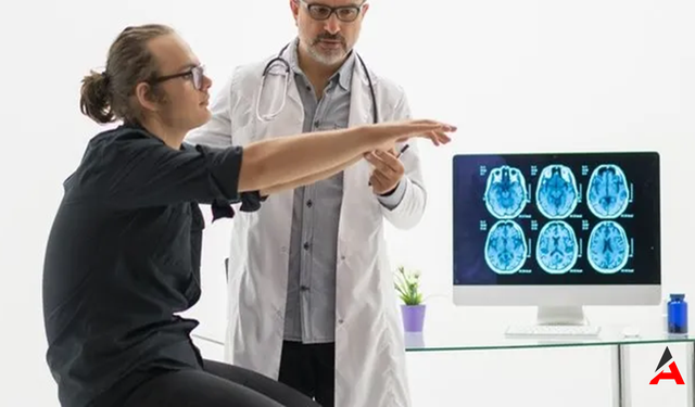 Beyin ve Sinir Hastalıkları: Nöroloji Hangi Hastalıklara Bakar?