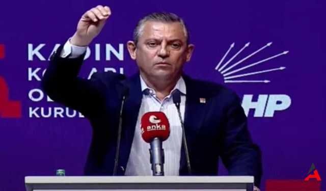 Özgür Özel'den Kongrede Sert Müdahale: "Erkekleri Dışarı Alın!"