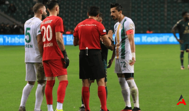 Trendyol 1.Lig'de Kriz: Kocaelispor-Şanlıurfaspor Maçında Tartışmalı Penaltı Skandalı