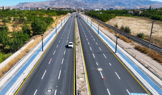 Trafik Güvenliği İçin 870 Bin Metrelik Yol Çizgi Çalışması Tamamlandı