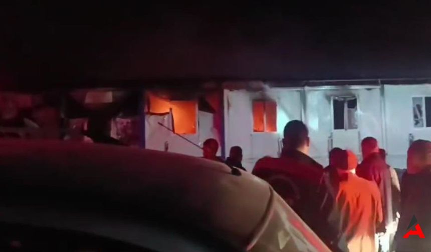 Kahramanmaraş'ta Şantiye Konteynerinde Yangın Alarmı: İtfaiye Seferber Oldu