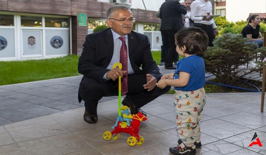Kayseri'de Çocuk Kreşleri Açılıyor Başkan Büyükkılıç'tan Çalışan Anneleri Sevindirecek Proje