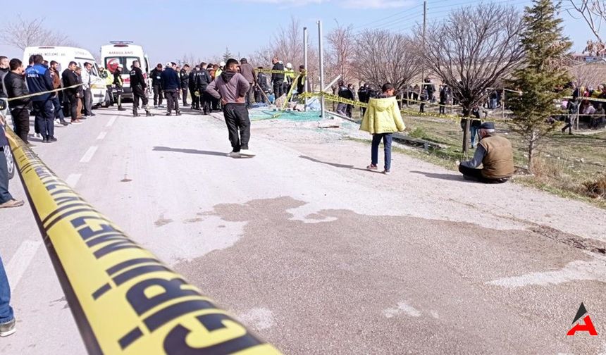 Konya'da Otobüs Durağındaki Facia: Araç Çarpması Sonucu 4 Ölüm, 1 Ağır Yaralı