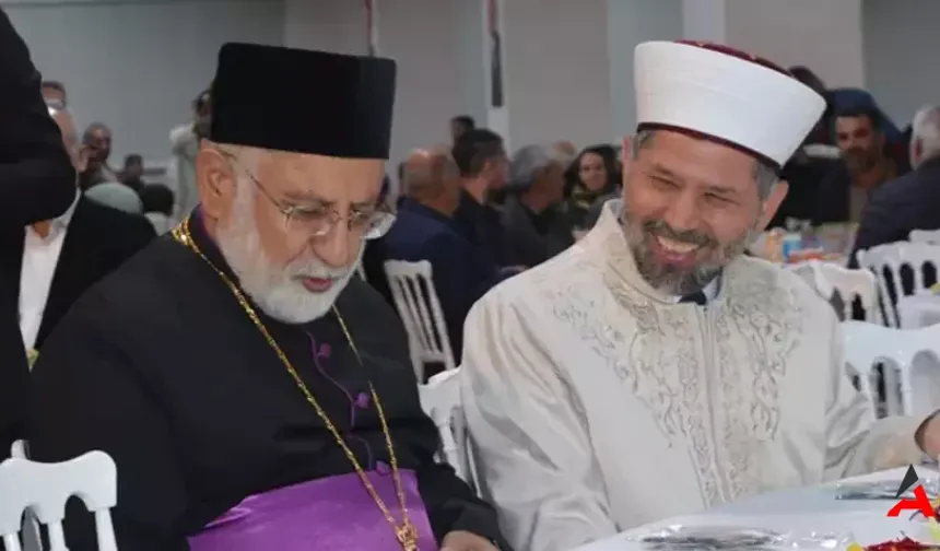 Mardin'de Farklı Dinlerden Temsilciler Kardeşlik İftarında Bir Arada