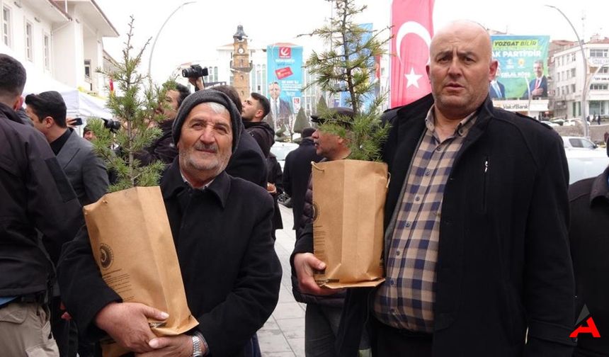 Yozgat'ta Ormancılık Günü Coşkusu 30 Bin Fidan Yeni Sahiplerini Buldu!