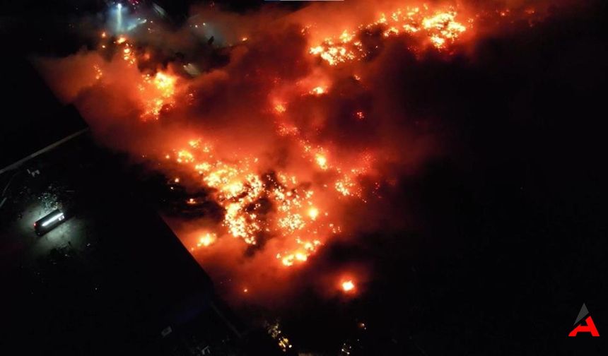 Yenimahalle'de Korkutan Yangın Hurdacılar Sitesi Alev Alev