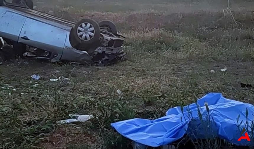 Otomobil Tarlaya Yuvarlandı, Çocuk ve Yaşlı Kadın Öldü